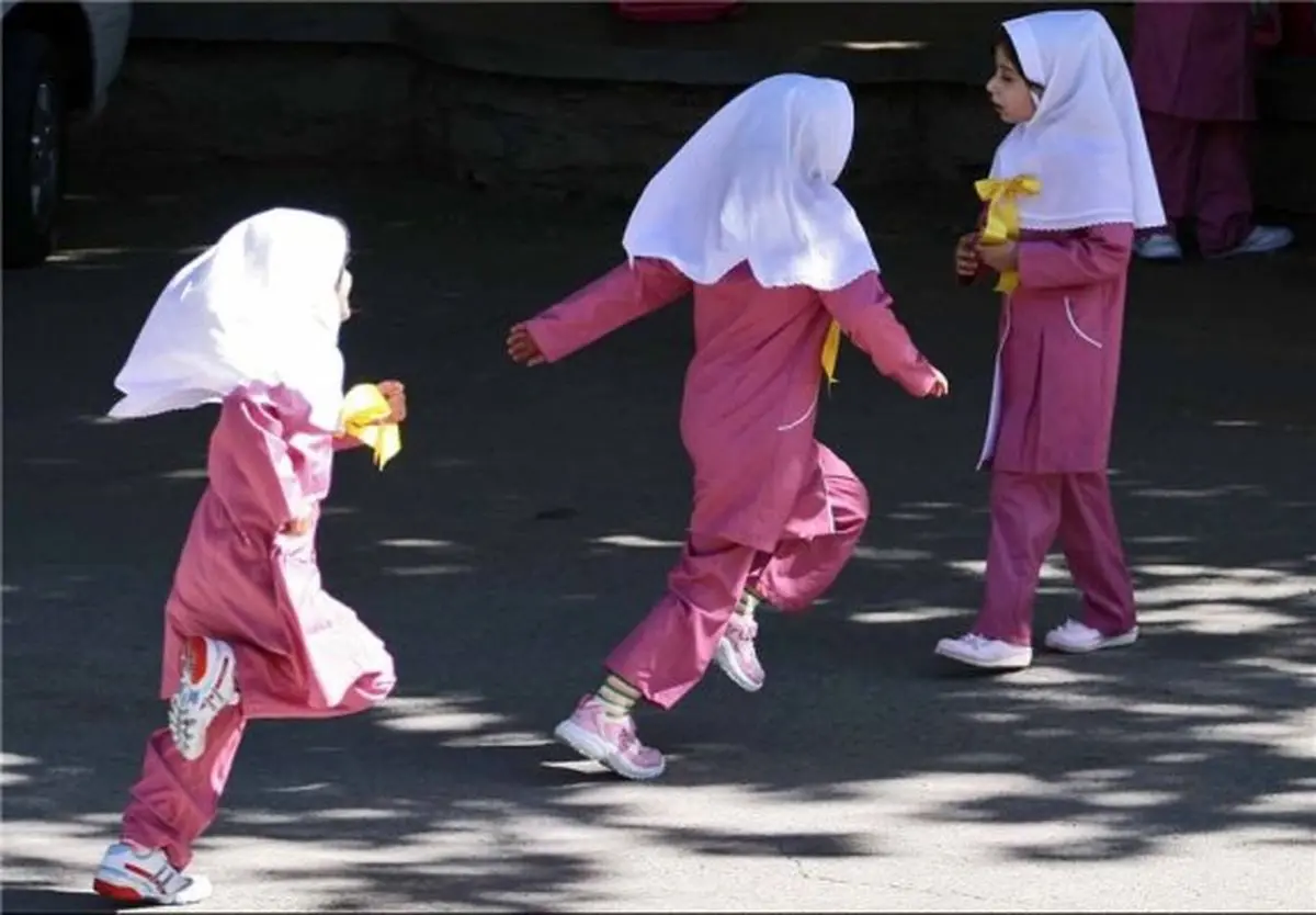 تنبیه بدنی دانش‌آموز دختر دبستانی بخاطر حجاب
