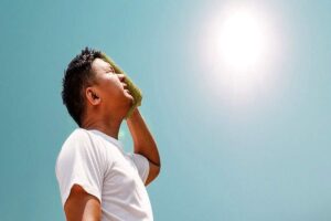 امروز هوا غیرمعمول گرم خواهد شد