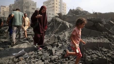 شریعتمداری: جمهوری اسلامی باید کشتی مواد غذایی به غزه بفرستد