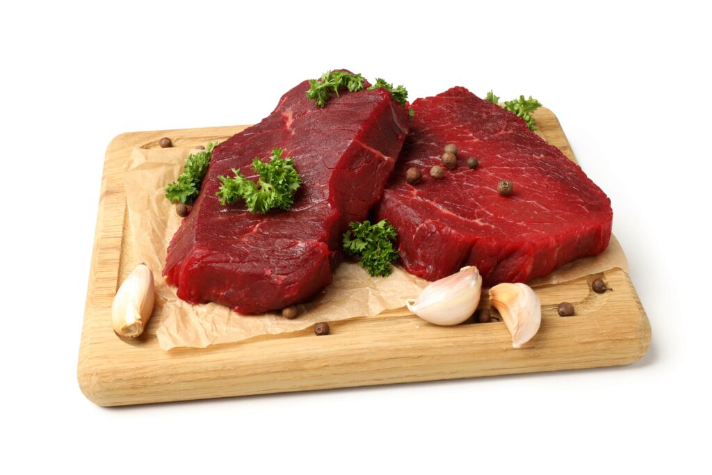سودجویی در بازار مصرف فروش گوشت با قیمت ۶۰۰ تا ۷۰۰ هزار تومان در برخی مغازه‌ها