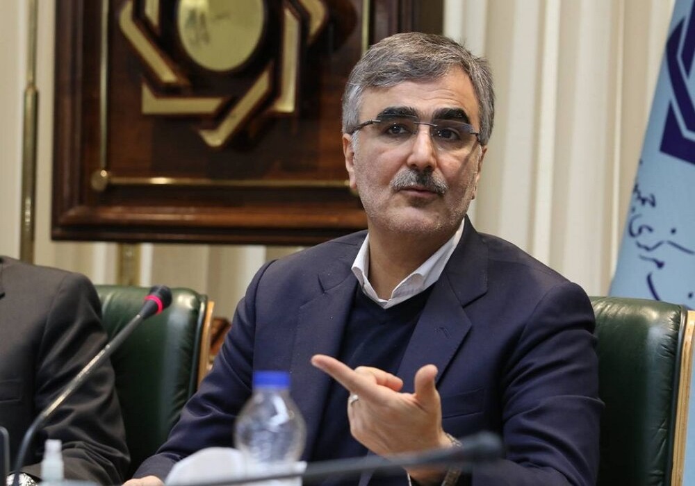 واکنش روزنامه خراسان به اظهارات رئیس بانک مرکزی درباره قیمت دلار در بازار آزاد