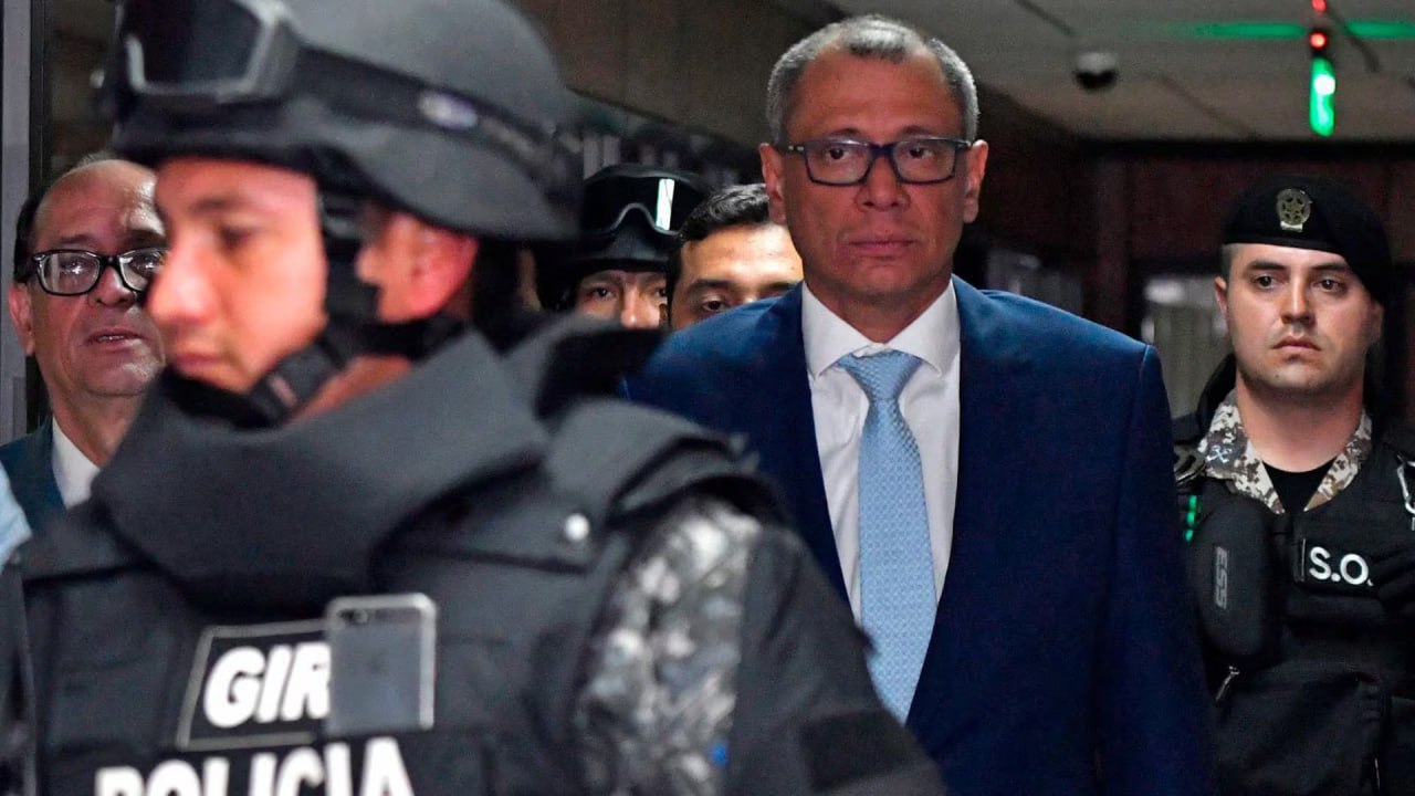 پلیس اکوادور به زور وارد سفارت مکزیک شد و معاون سابق رئیس جمهور را دستگیر کرد