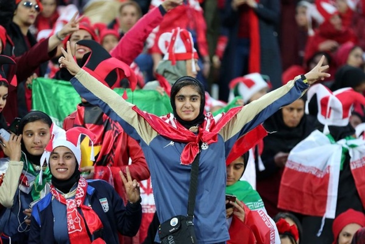 واکنش روزنامه اعتماد به ممنوع کردن دوباره ورود زنان به ورزشگاه