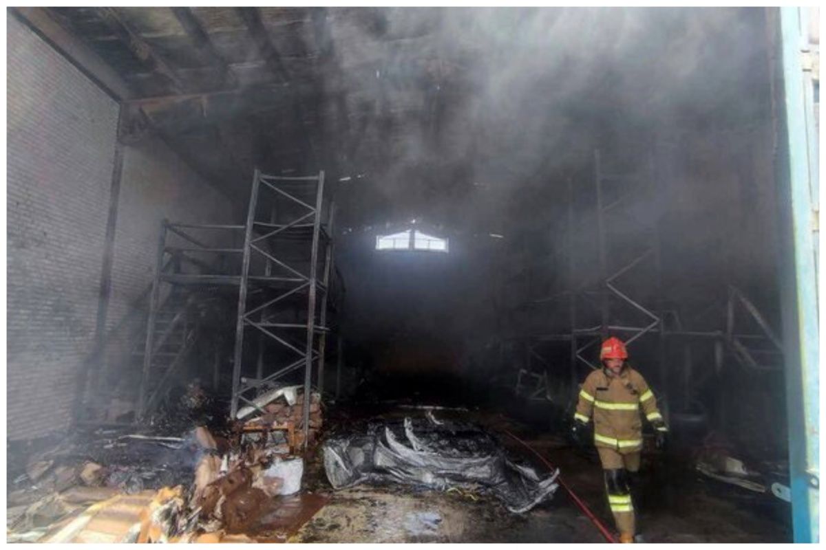 در پی حادثه آتش سوزی در کارخانه لاستیک سازی 83 نفر مصدوم شدند