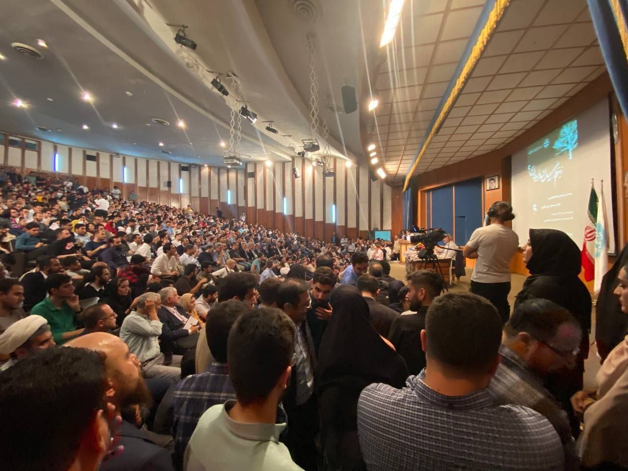 پزشکیان در دانشگاه تهران: طرح نور و گشت ارشاد به جایی نمی‌رسد