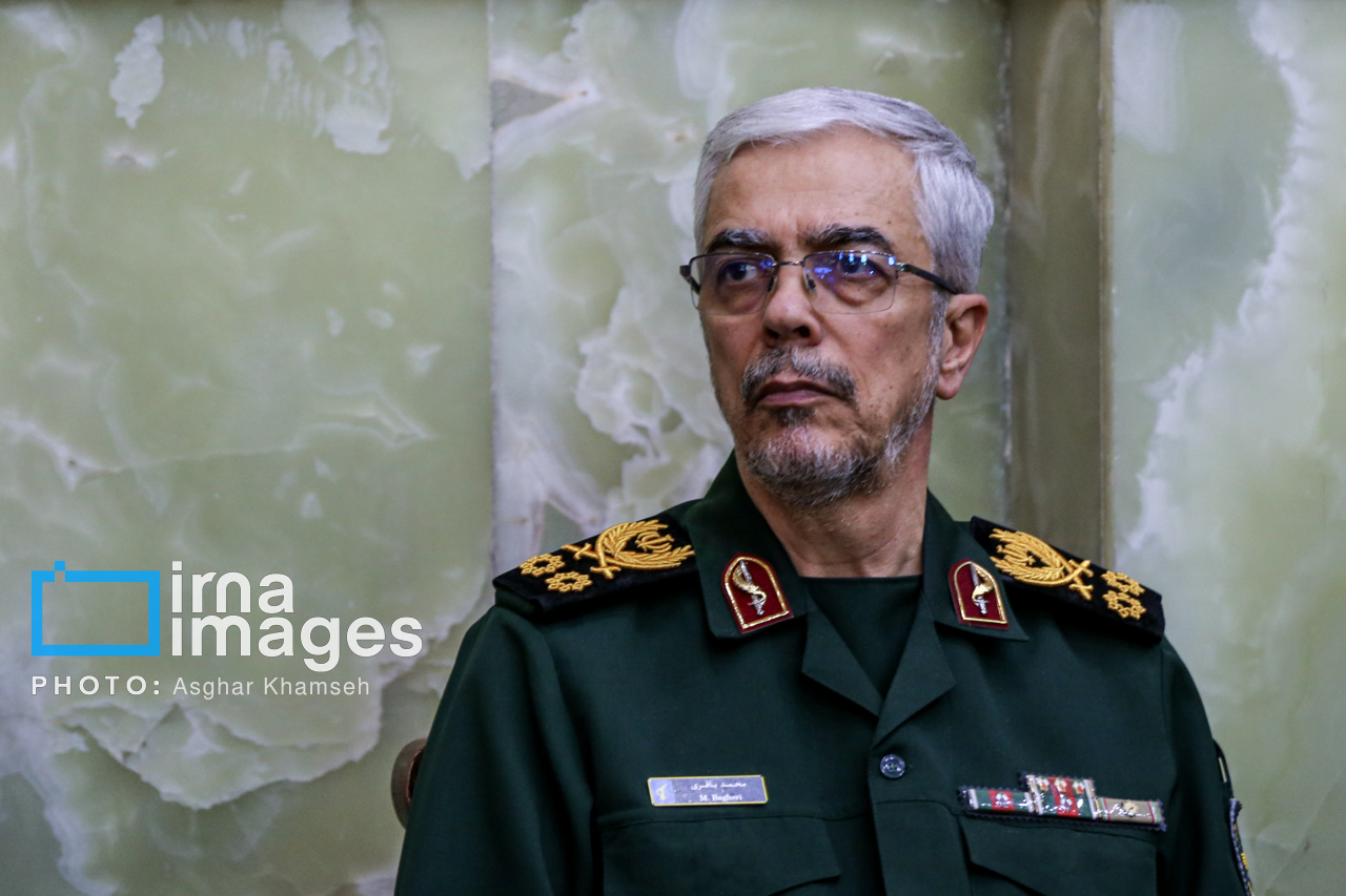 سرلشکر باقری: انسداد مرزهای شرقی با جدیت در حال انجام است
