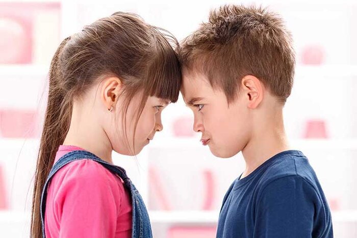 با دعوای خواهر و برادری چه باید کرد؟