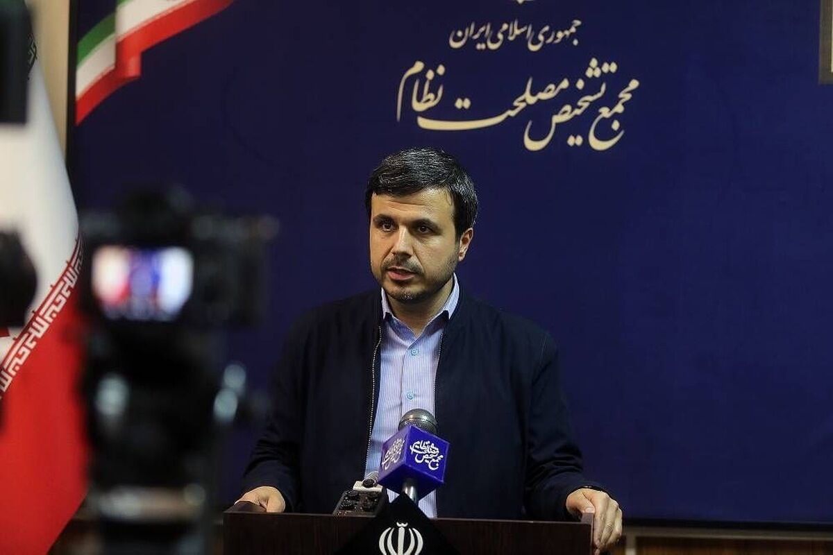سخنگوی مجمع تشخیص: آقای کوچک زاده یک بار اصل ۱۱۰ قانون اساسی را درست بخواند 