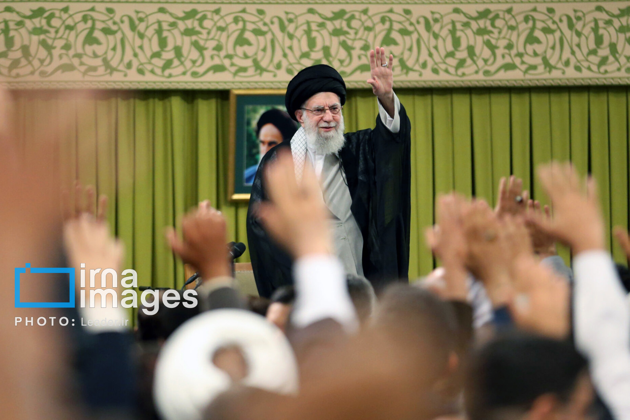 برگزاری مراسم بزرگداشت شهدای خدمت با حضور رهبر انقلاب
