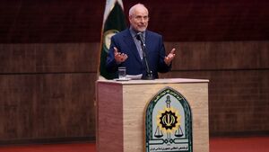امنیت، جزئی از حقوق اجتماعی شهروندان است/ لبخند و احترام؛ سلاح فراجا در جنگ نرم دشمنان