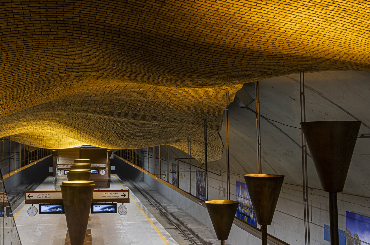 ایستگاه متروی وکیل الرعایای شیراز تماشایی است