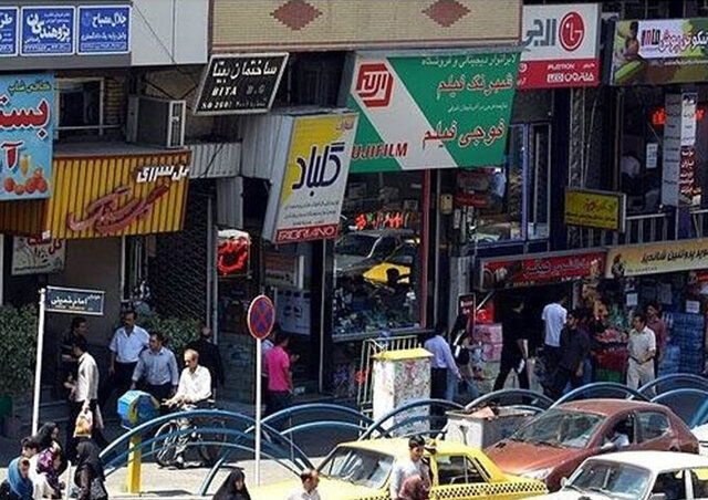 دیوار تاریخی میدان انقلاب زنجان مرمت می‌شود