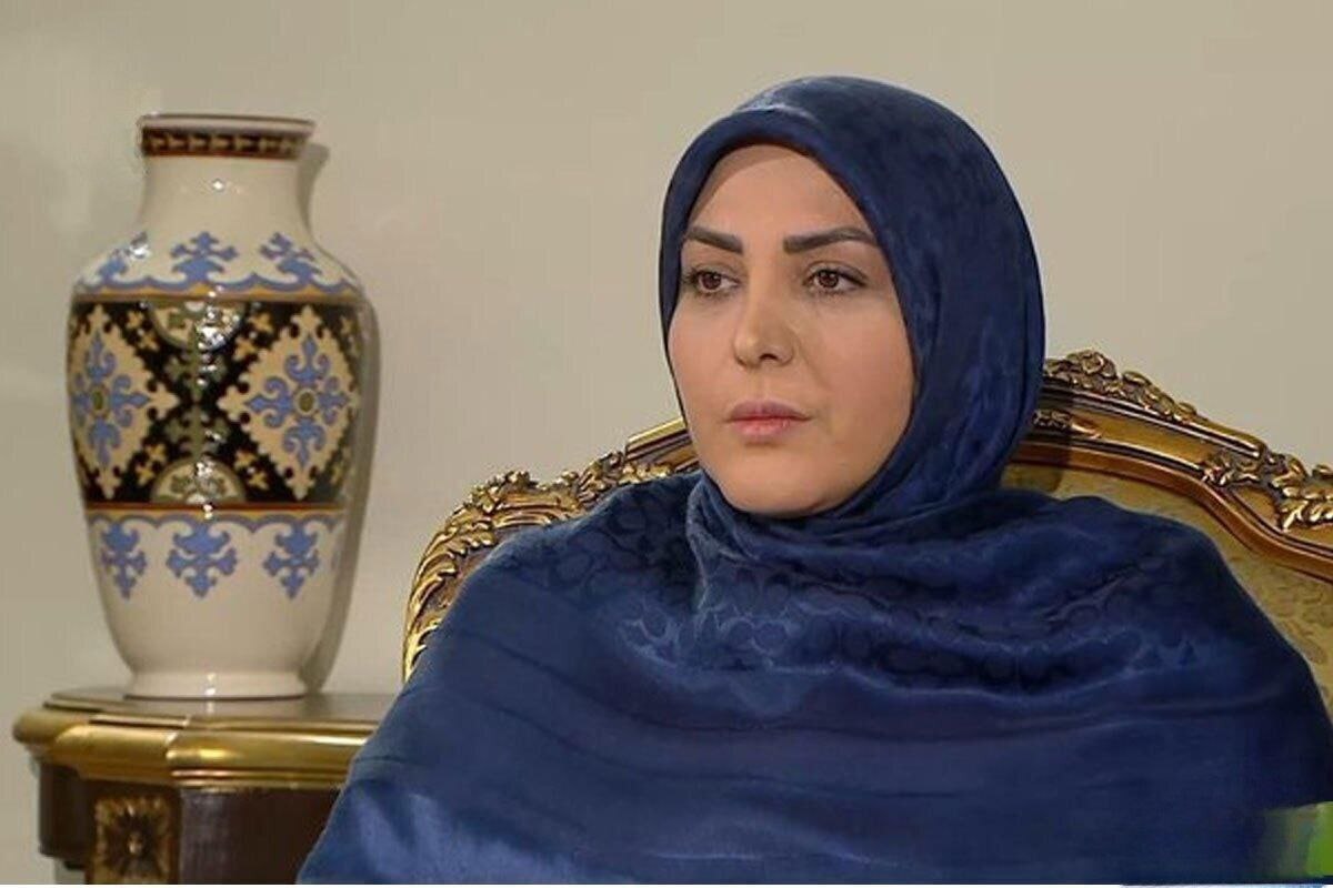 متلک سنگین المیرا شریفی مقدم از نمایندگان مجلس / چرا شما ساعت ۶ جلسه نمیزارین؟  +فیلم