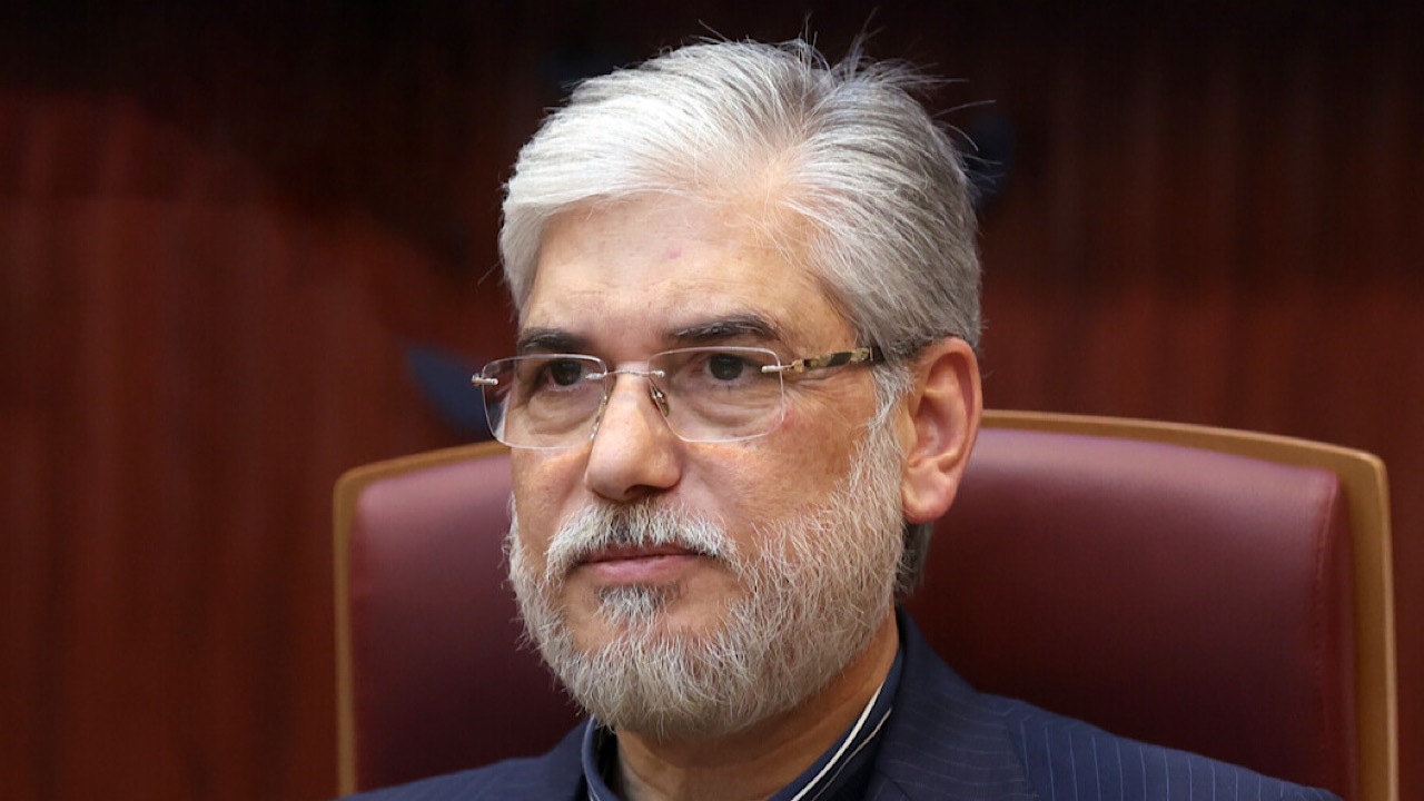 وزیر علوم: امتحانات همه دانشگاه‌ها تا شهریور به تعویق افتاد