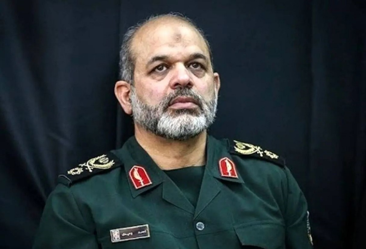 سردار وحیدی: هدف اصلی در حمله موشکی ایران، ۳ پایگاه هوایی در نقاط مختلف اسرائیل بود (فیلم)
