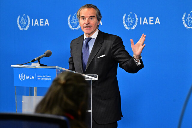 گروسی: تاسیسات هسته‌ای نباید هدف حمله قرار بگیرند/ حاضرم به ایران بروم