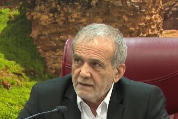 پزشکیان: قول می دهم مشکلات فرهیختگان و فعالان فرهنگی را حل کنیم