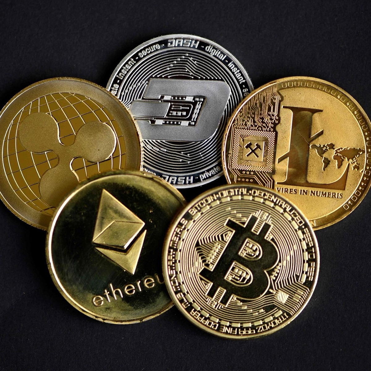 قیمت بیت کوین و ارز‌های دیجیتال امروز سه‌شنبه ۱۳ خرداد ۱۴۰۴ + جدول