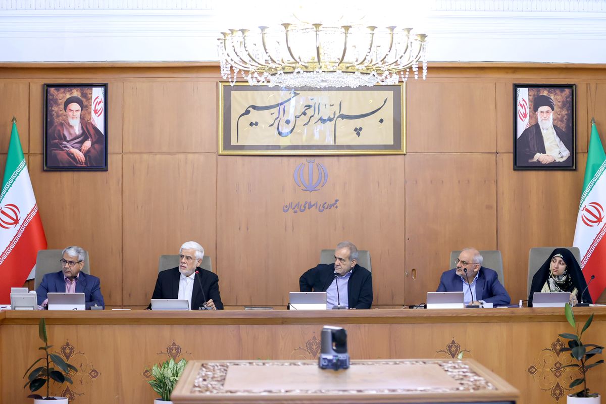 دستور پزشکیان برای رفع مشکلات سرمایه‌گذاران و تولیدکنندگان برق