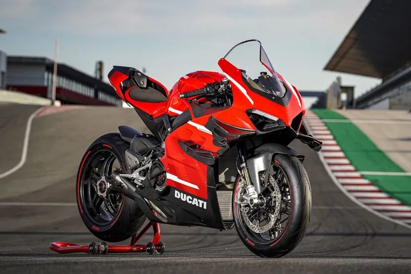 سریع‌ترین موتورسیکلت‌های جهان / عکس