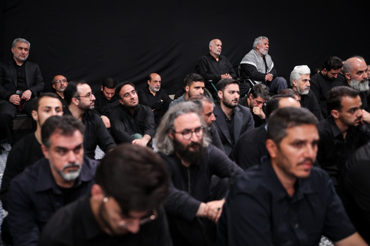 عکس/ مراسم شام غریبان در حسینیه امام خمینی (ره)