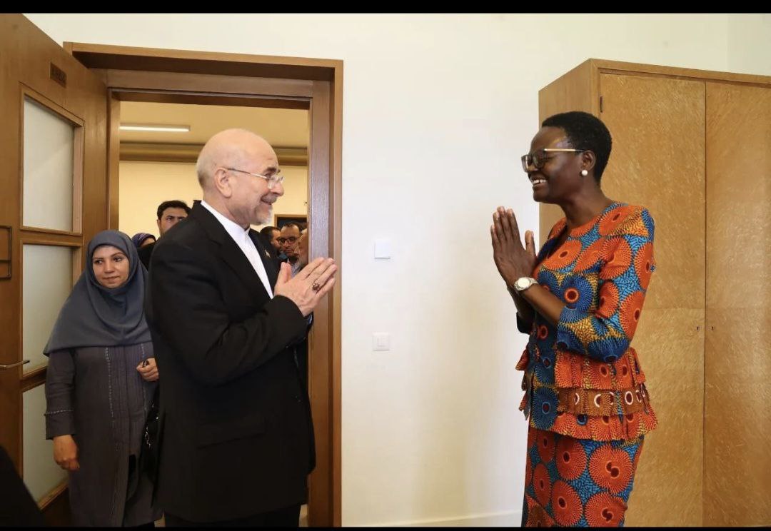 پوشش متفاوت یک زن دیپلمات در کنار قالیباف+ عکس