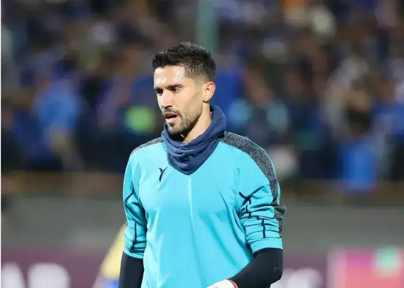 کاپیتان استقلال به سپاهان پیوست