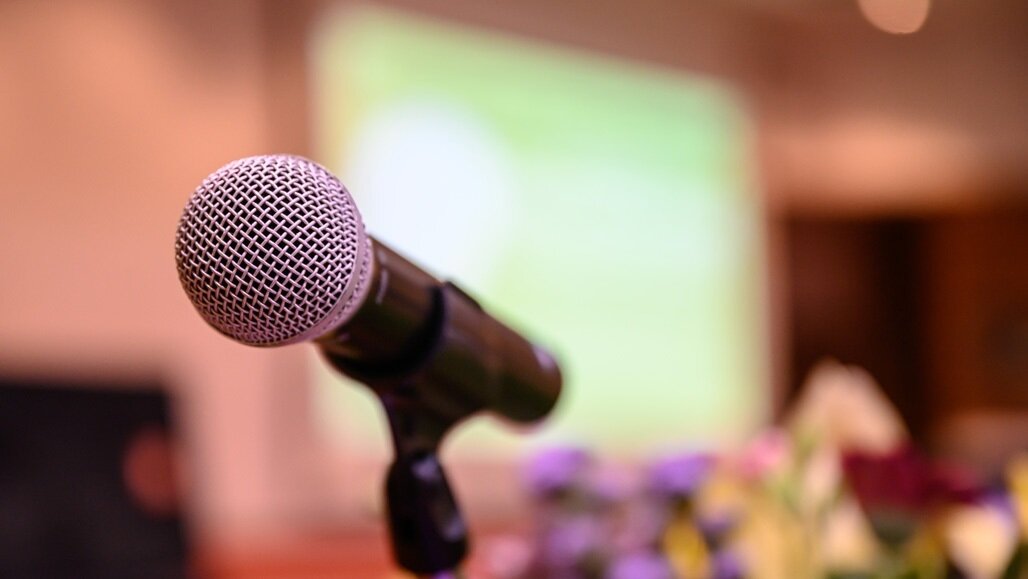 جمهوری اسلامی هشدار داد: تریبون را از این افراد بگیرید!