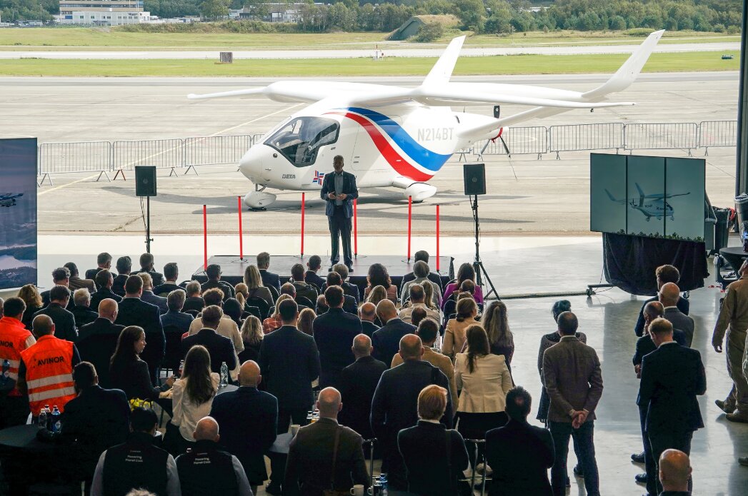 اولین هواپیمای برقی تحویل مشتری شد