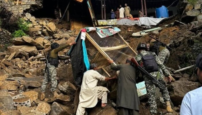 ۵ کشته در سقوط بالگرد امداد در مناطق سیلزده پاکستان ۵ کشته در سقوط بالگرد امداد در مناطق سیلزده پاکستان