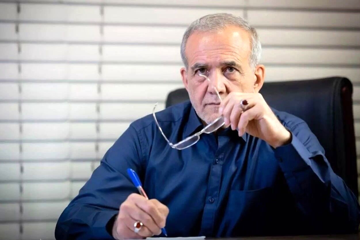 نامه مهم پزشکیان به مجلس درباره لایحه فضای مجازی/ لایحه مسترد شد