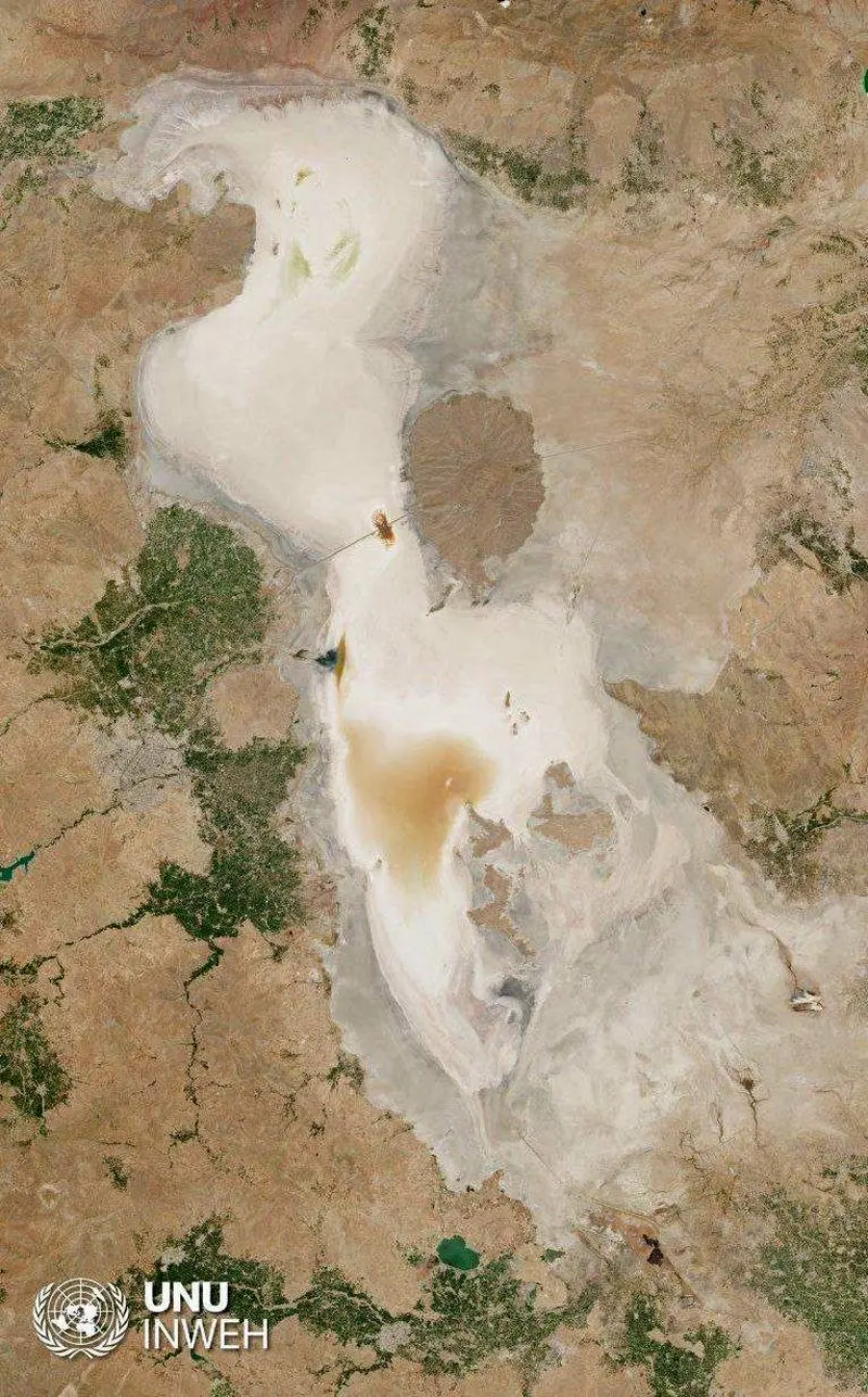 جدیدترین تصویر ماهواره‌ای از دریاچه‌ ارومیه