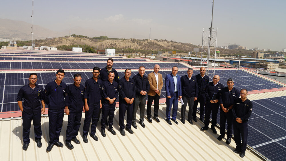 بزرگ‌ترین نیروگاه خورشیدی سقفی تهران افتتاح شد