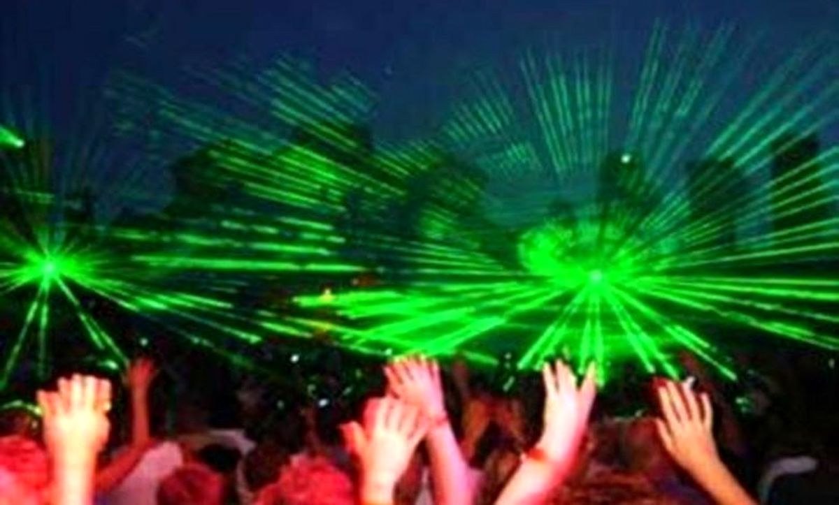 بلیط‌ فروشی رسمی یک دیسکو در پاکدشت تهران!