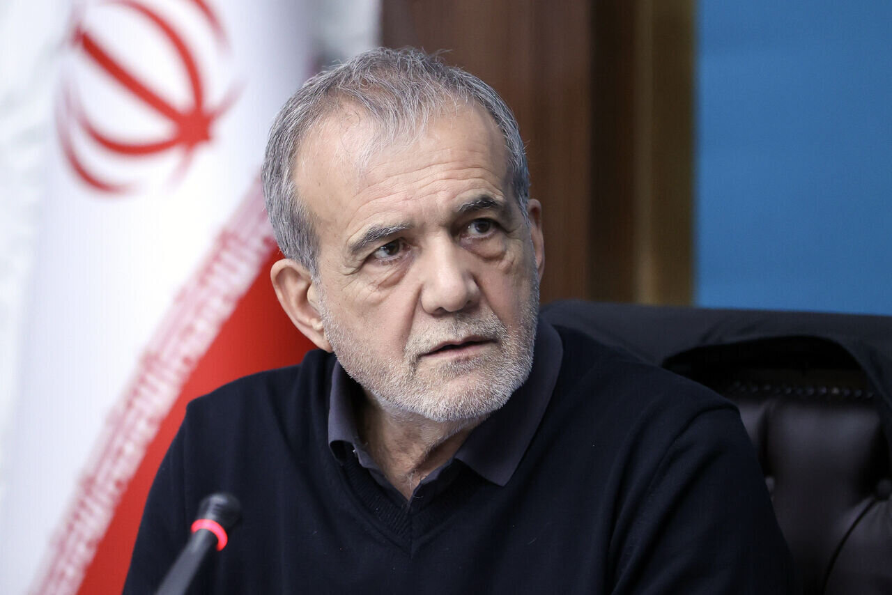 هشدار پزشکیان: مردم را به خودی و غیرخودی تقسیم نکنیم