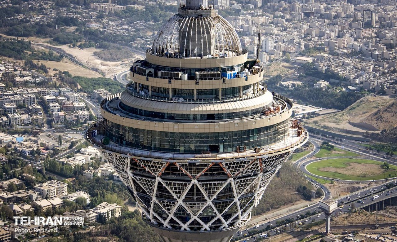 برج میلاد ۱۷ ساله شد| تصاویر دیده نشده از روزهای تولد بلندترین برج ایران