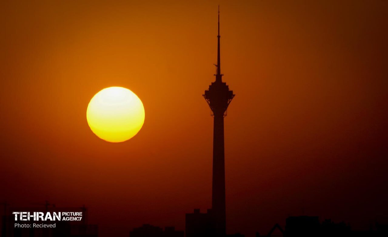 تصاویر دیده نشده از روزهای تولد برج میلاد