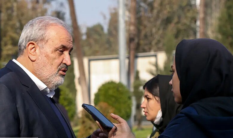 درخواست عجیب وزیر نیرو از مردم برای ذخیره آب/ جیره‌بندی آب در راه است؟