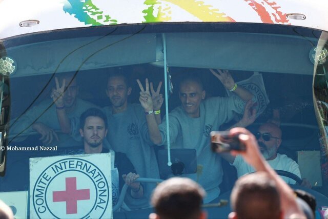 اولین اتوبوس اسرای آزاد شده فلسطینی وارد غزه شد