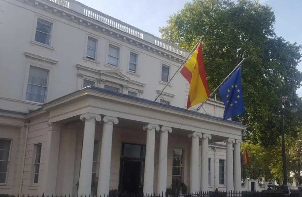 حضور علی دایی اسطوره فوتبال ایران در جشن روز ملی اسپانیا