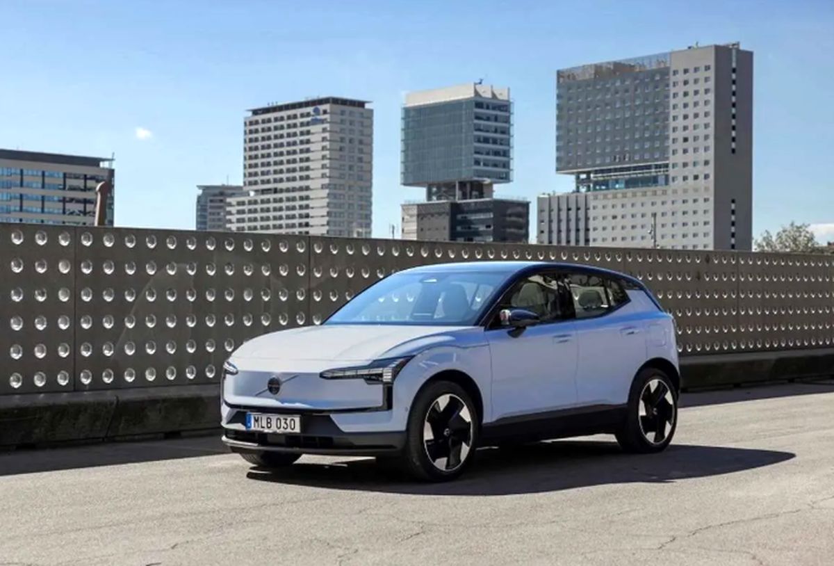 ولوو EX۳۰؛ ستاره جدید سوئدی در خیابانهای ایران