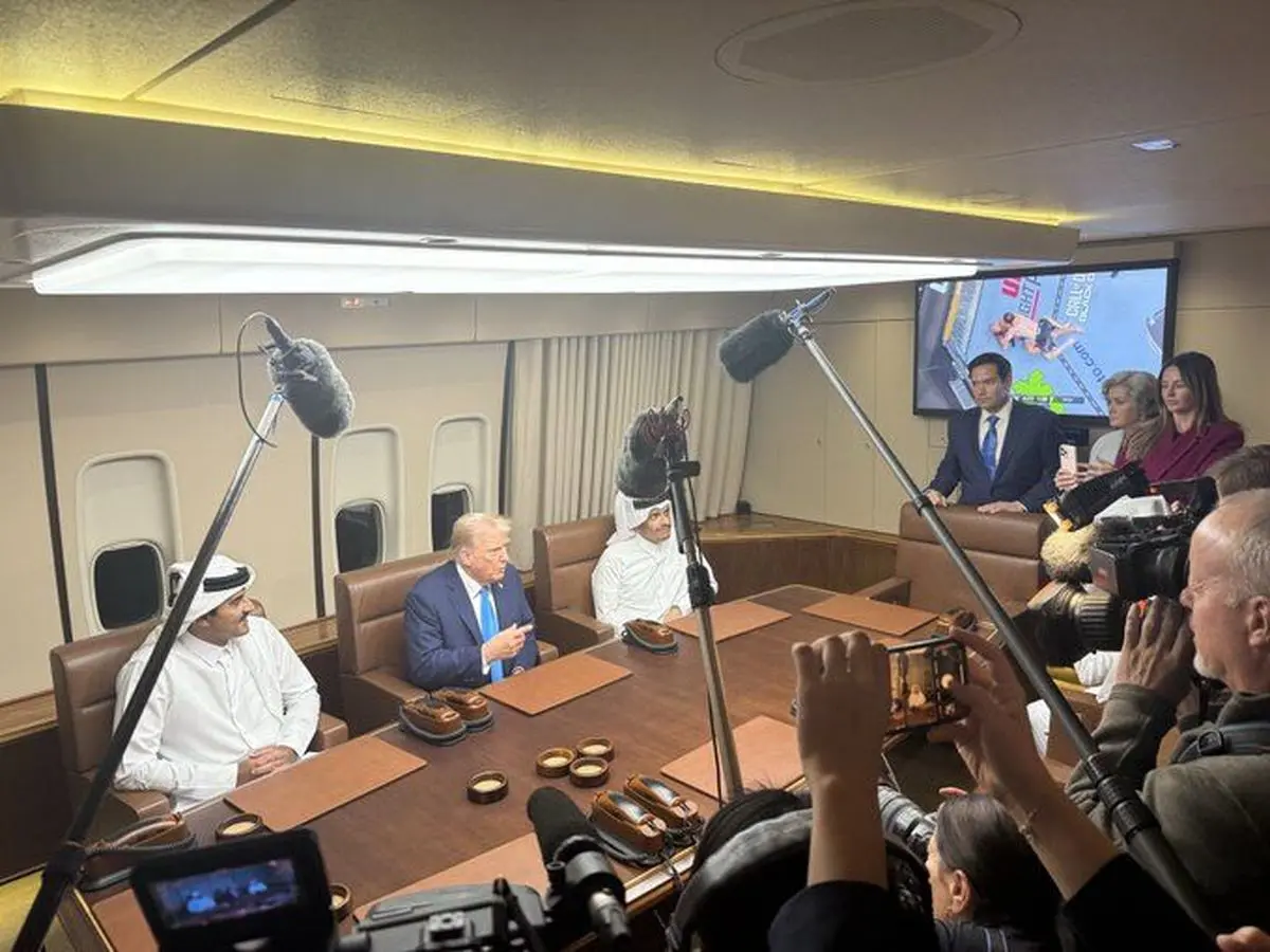 ترامپ و امیر قطر در هواپیمای رئیس جمهور آمریکا دیدار کردند