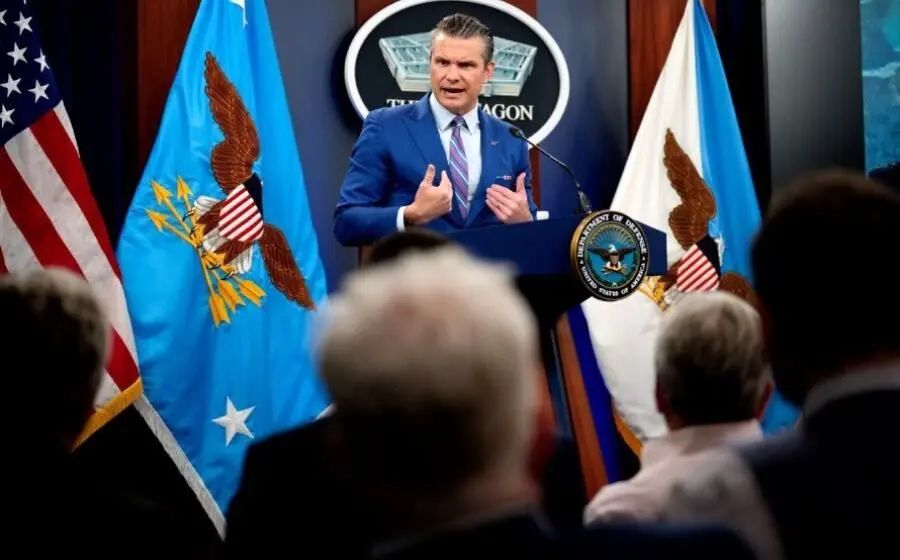 پنتاگون فرود اضطراری هواپیمای وزیر جنگ آمریکا را تایید کرد