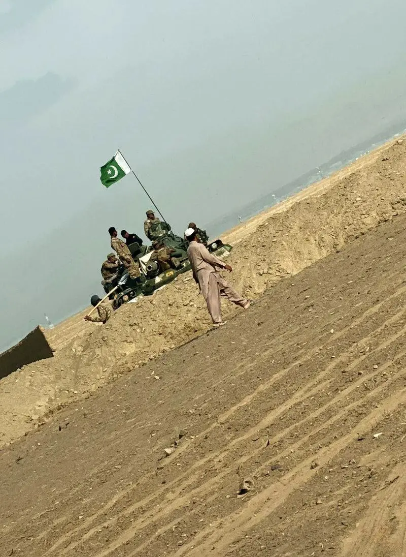 پاکستان پایگاه‌های مرزی طالبان را تصرف کرد