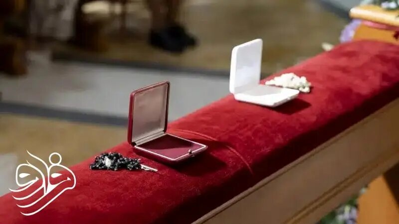 هدیه ویژه پاپ به بازیگر مشهور