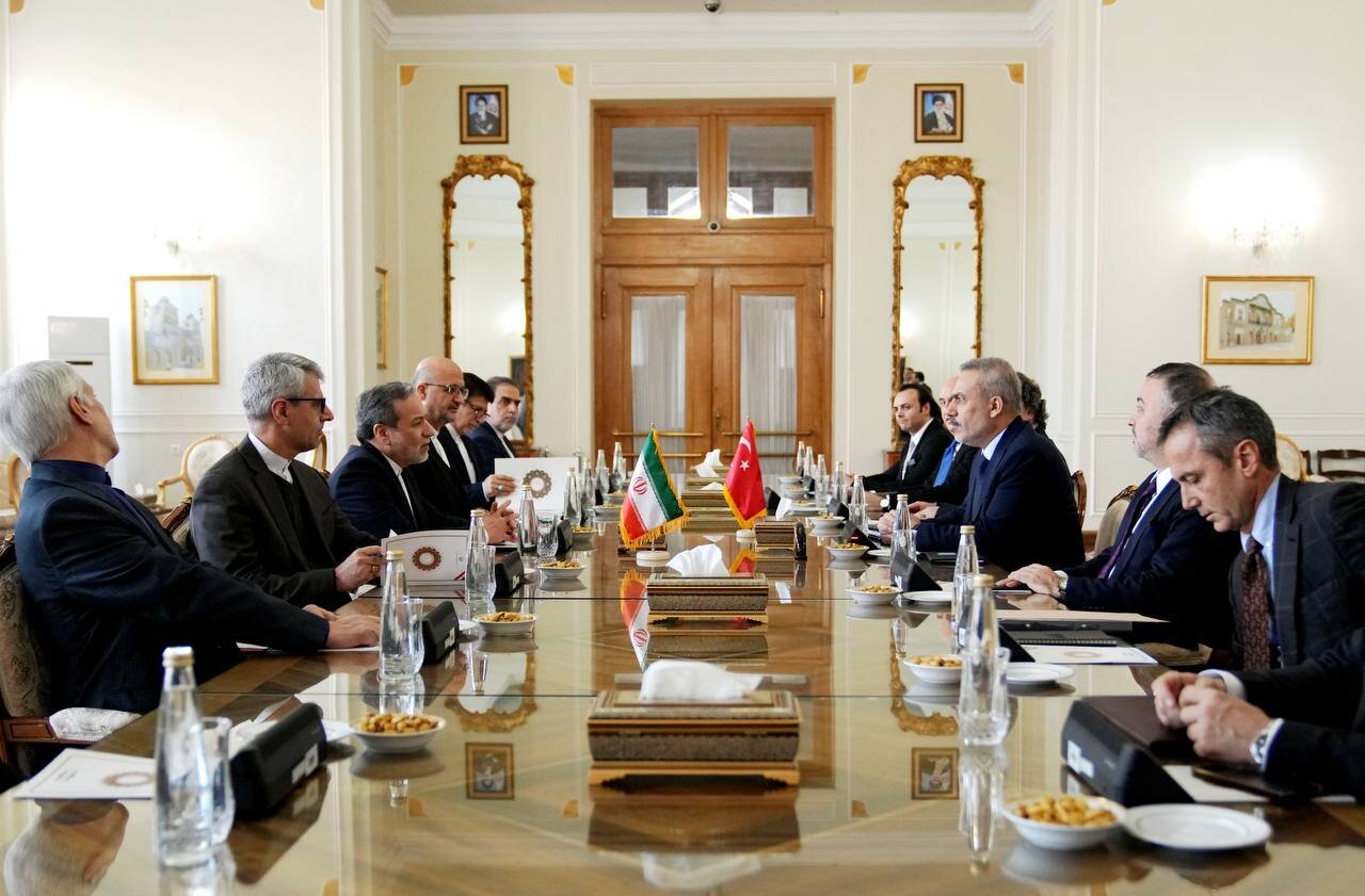 عراقچی با فیدان دیدار کرد