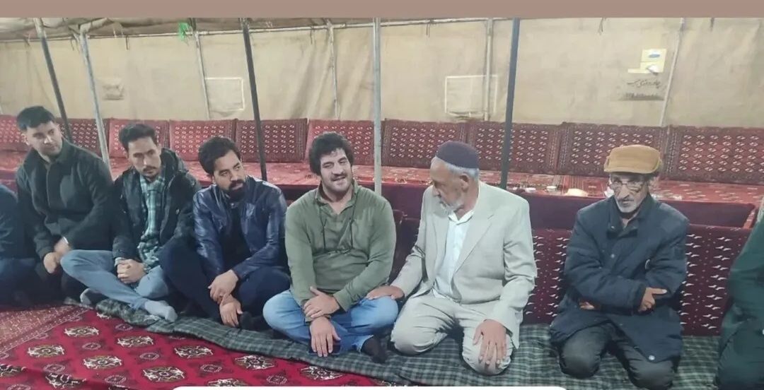 ملاقات رسول خادم با خانواده صابر کاظمی