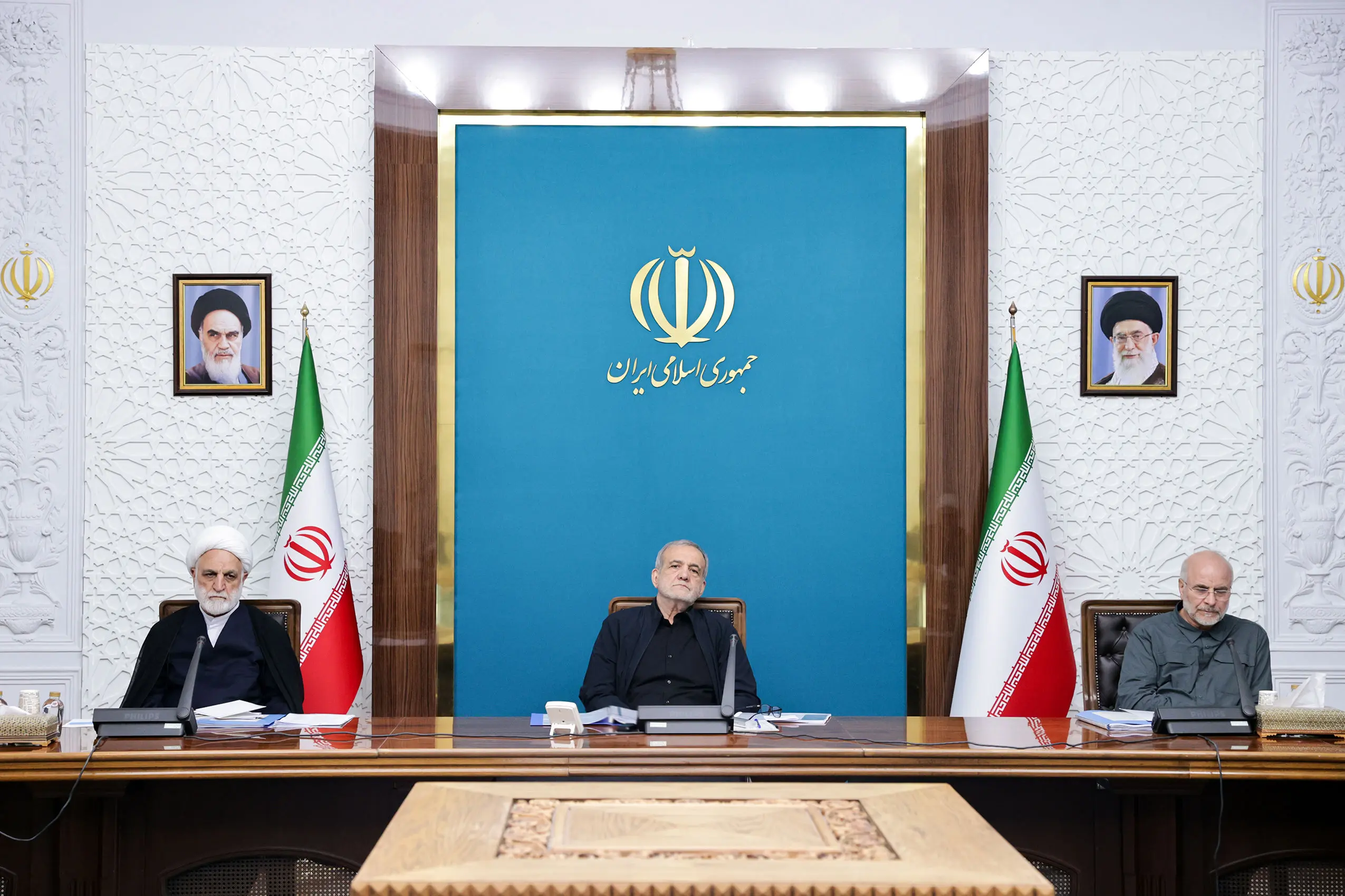 وعده رفع فیلترینگ پزشکیان در شورای‌عالی فضای مجازی ذبح می‌شود؟