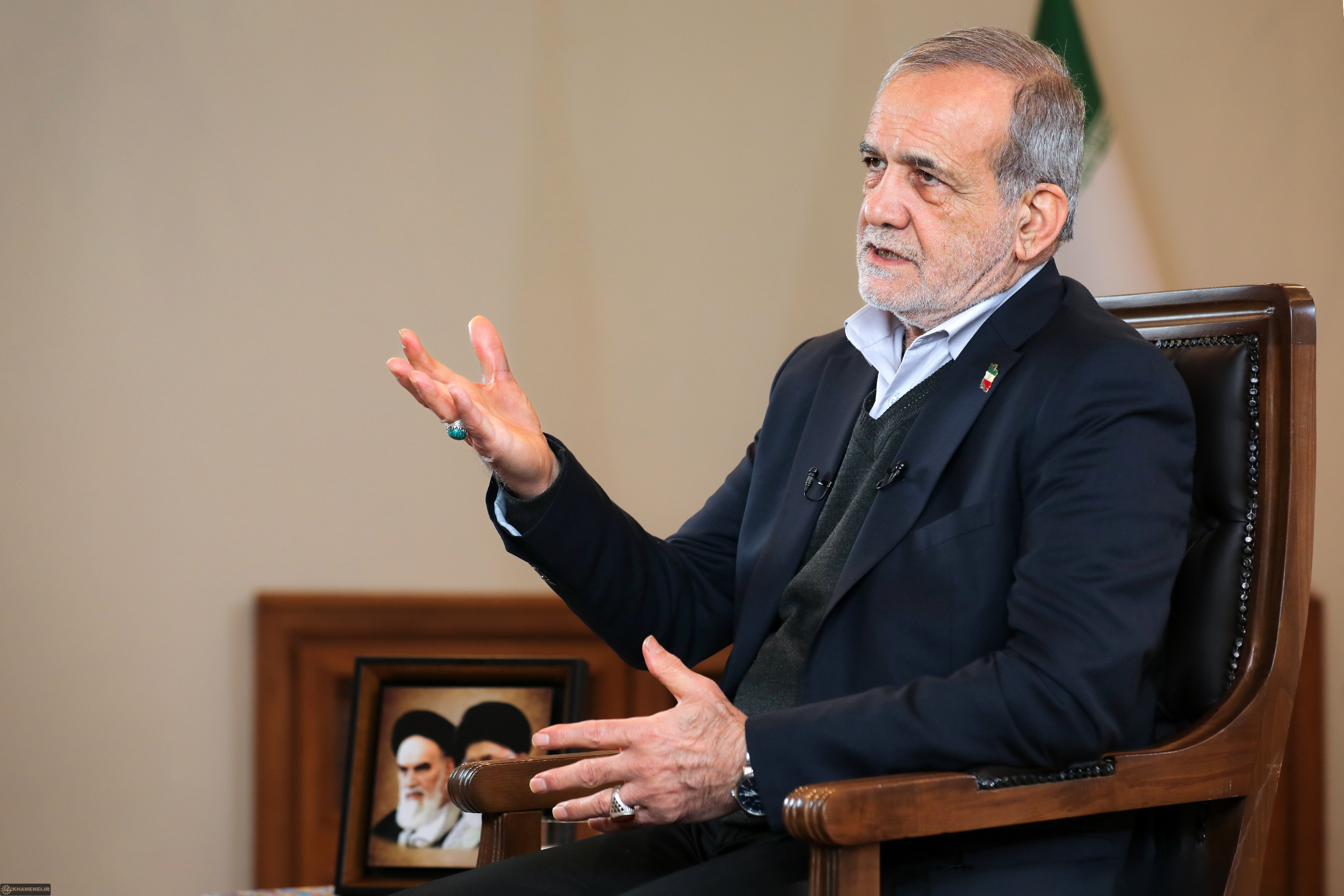 پزشکیان: بارها گفته‌ام نمی‌توانم، بلکه ما می‌توانیم | نیروهای نظامی از زمان حمله اسرائیل قوی‌تر شده‌اند/ هنوز خیلی جا دارد که بتوانیم از هزینه‌هایمان را کم بکنیم