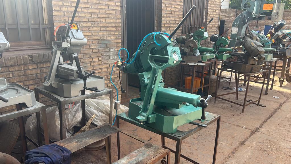 بررسی لیست قیمت اره آب صابونی و اره نواری: مقایسه و انتخاب اقتصادی